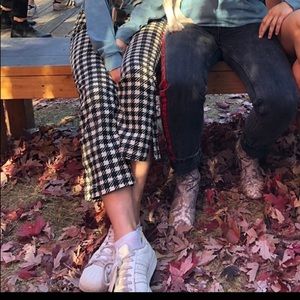 BDG HIGHRISE CROPPED JEANS IN HOUNDSTOOTH